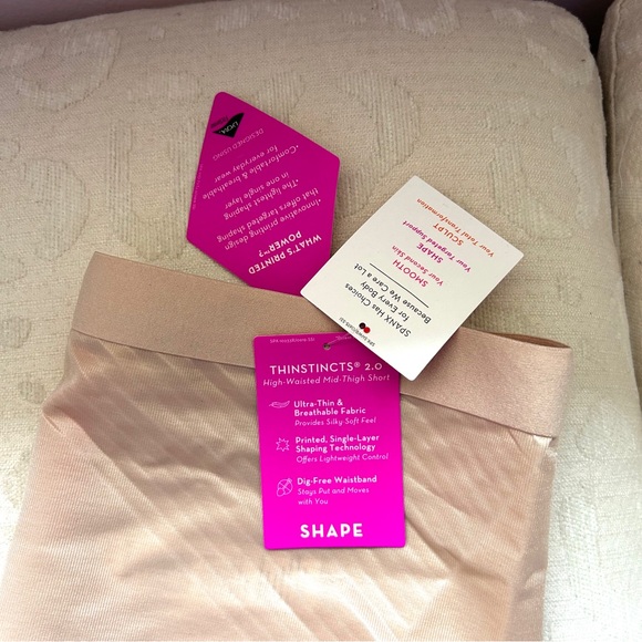 SPANX Thinstincts 2.0 High-Waisted Mid Thigh Short NWT Medium - Picture 3 of 9